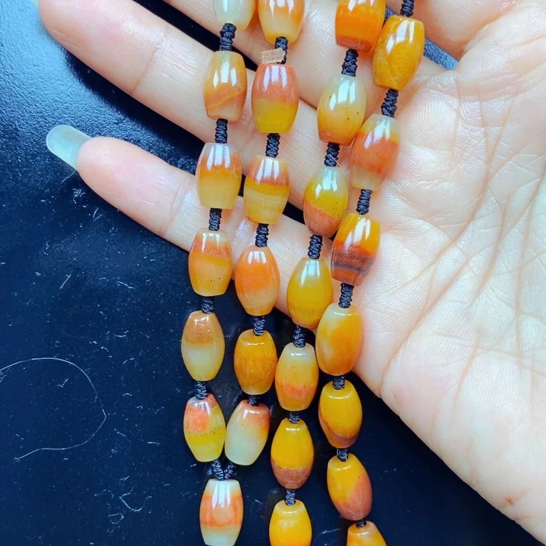 石英质玉（黄龙玉）未镶嵌颈饰