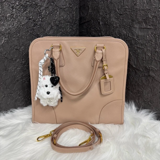 95新 Prada/普拉达 普拉达粉色全皮斜挎包
