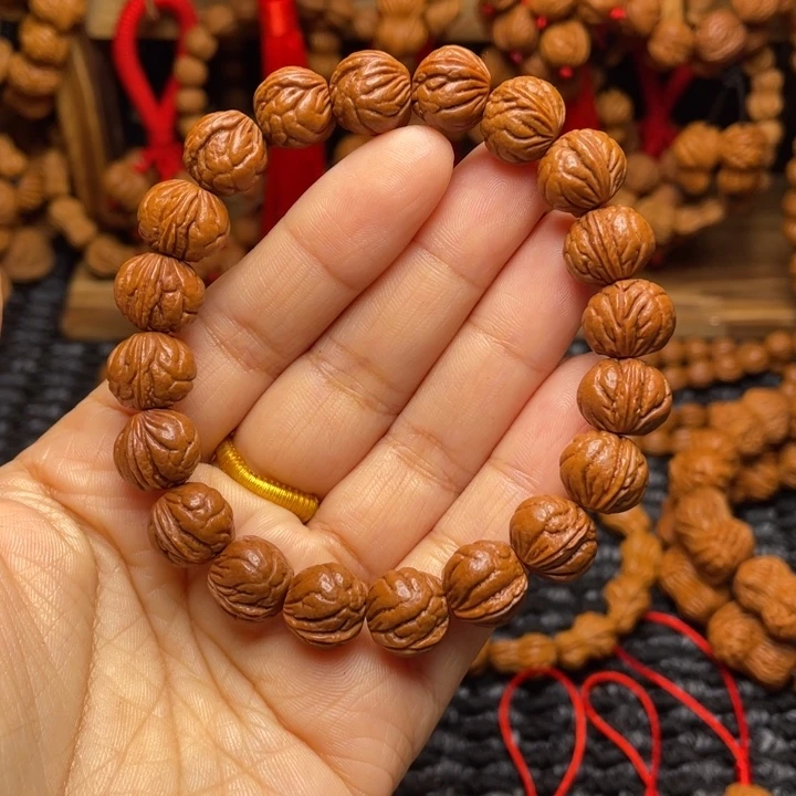 木质类龙纹桃枭挂件