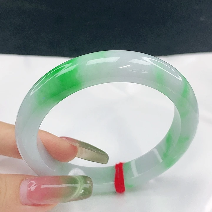 翡翠未镶嵌手镯圈56，03053