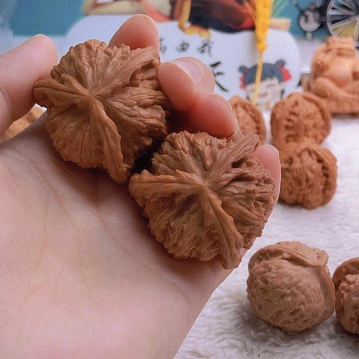 把件文玩核桃黄*三棱