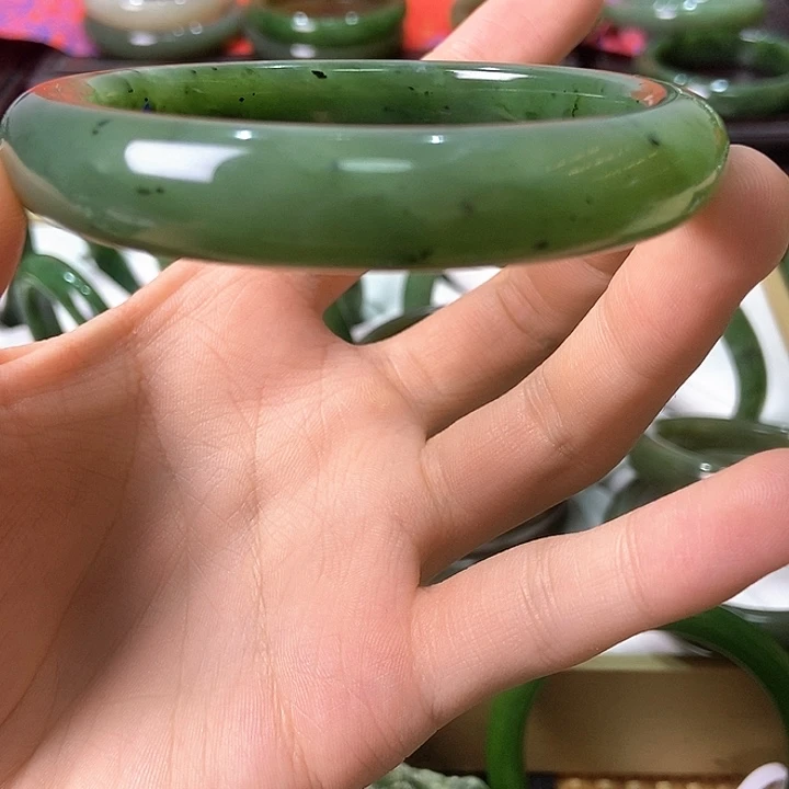 未镶嵌手镯和田玉（碧玉）