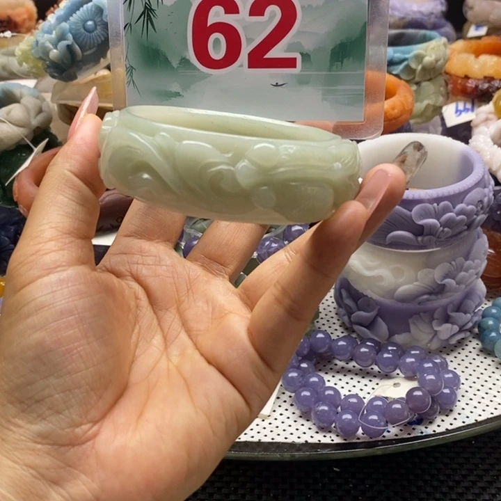 石英质玉手镯未镶嵌