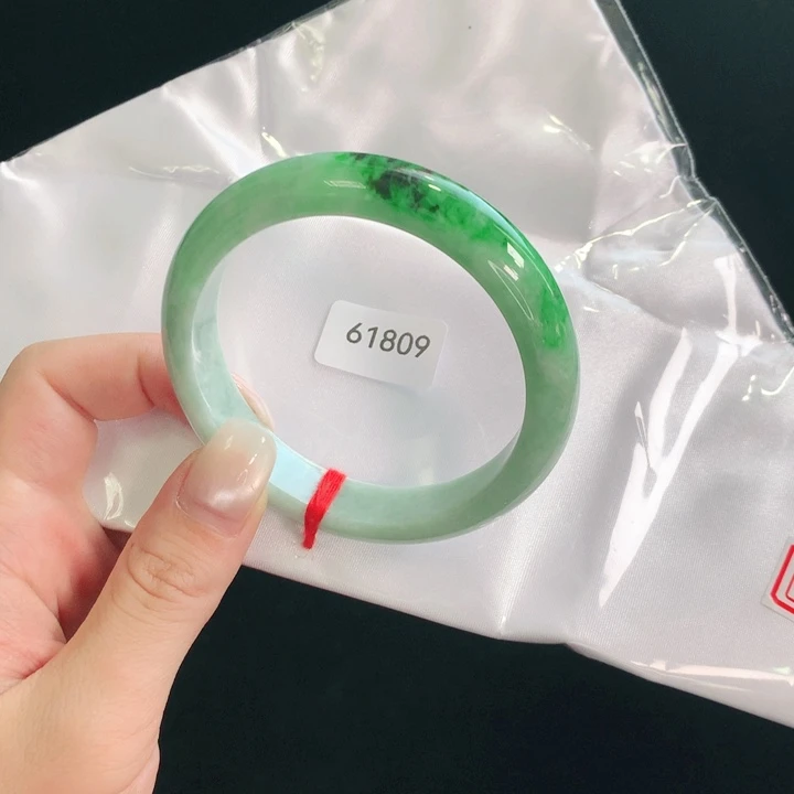 翡翠手镯未镶嵌天然翡翠手镯01