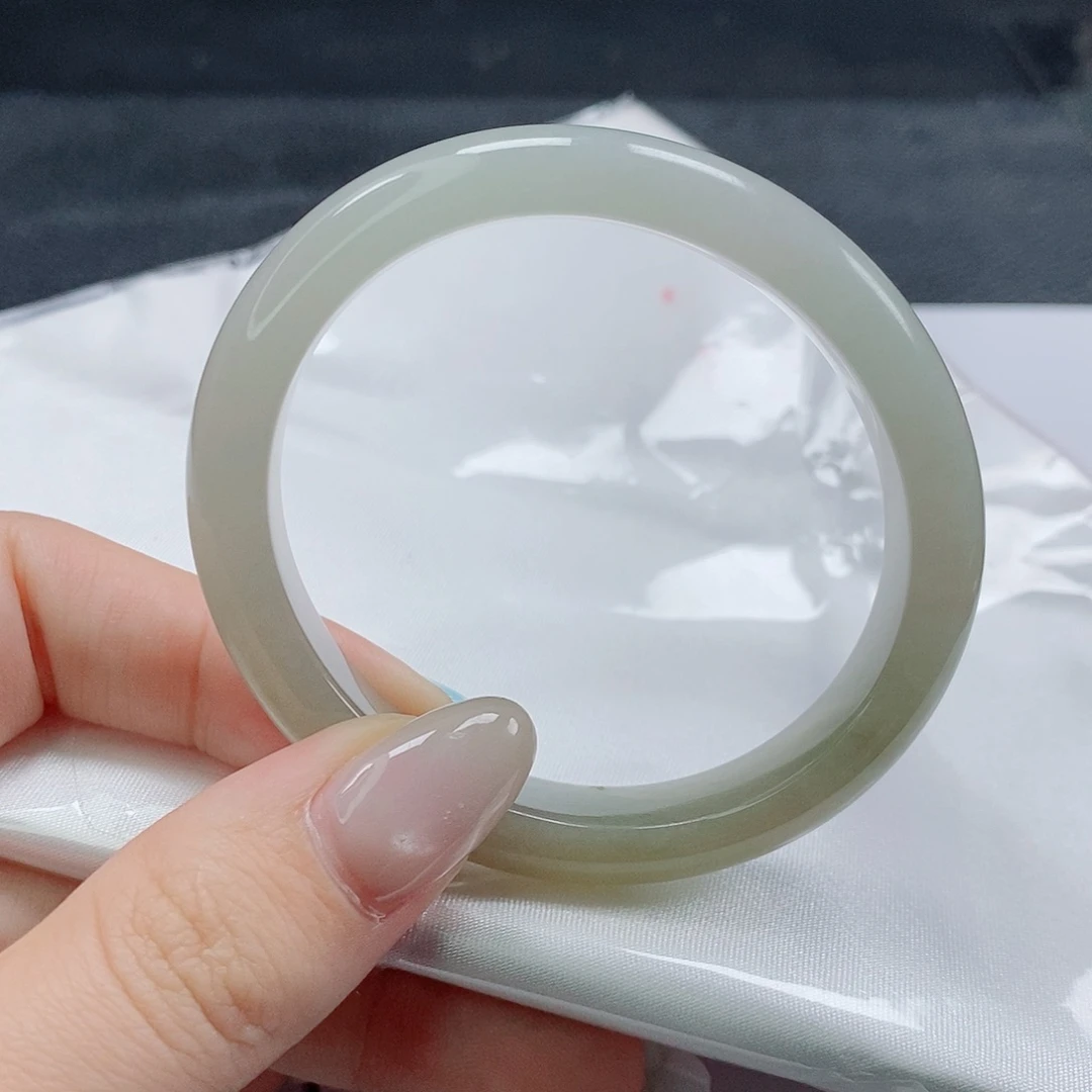 【闪购商品】未镶嵌手镯（贵妃镯）翡翠445号