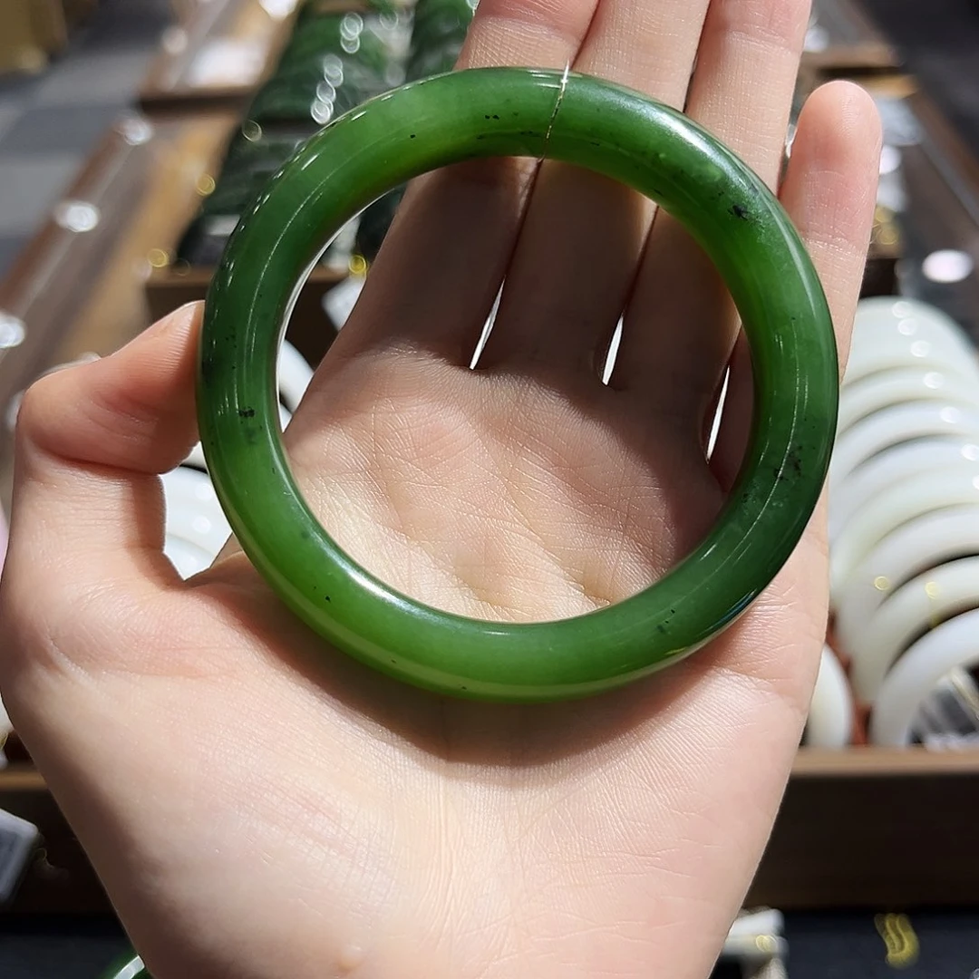 三***人和田玉手镯未镶嵌