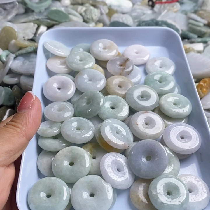 翡翠未镶嵌颈饰501