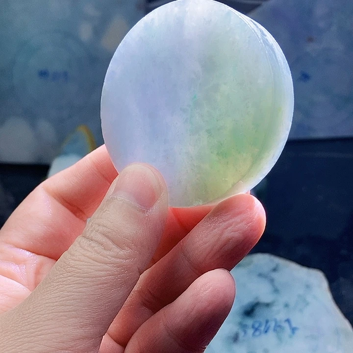 翡翠未镶嵌颈饰毛料53