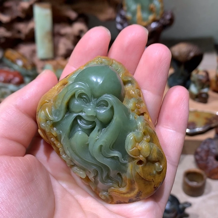 未镶嵌岫岩河磨玉（透闪石质玉）把件