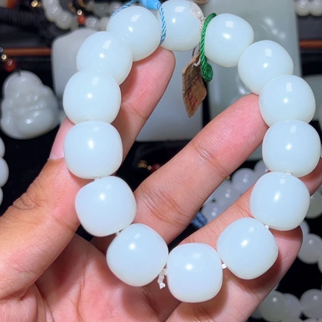 招***࿐和田玉未镶嵌颈饰