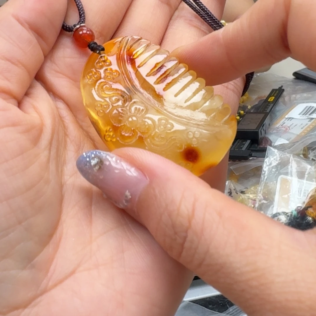 琥珀颈饰未镶嵌吊坠
