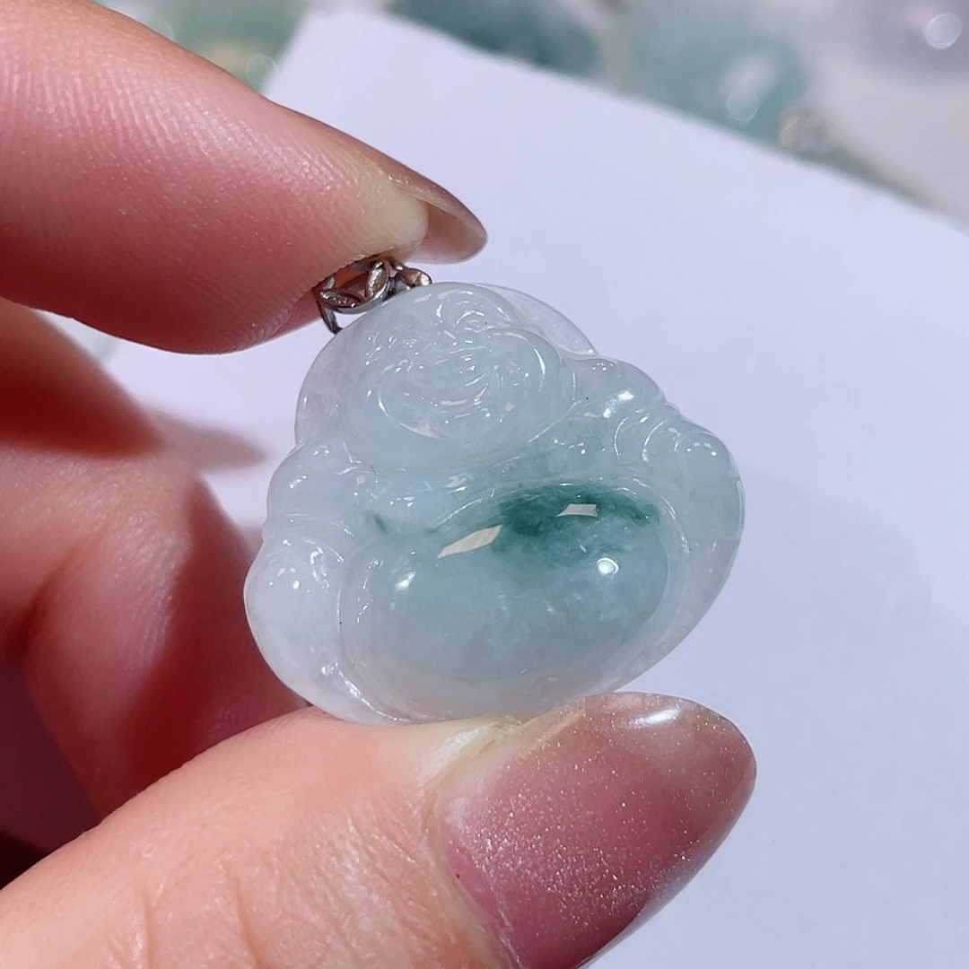 翡翠未镶嵌颈饰佛公