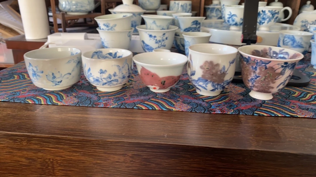 四个器型瑕品写意花卉花鸟内外满绘手绘主人杯六十八元五个