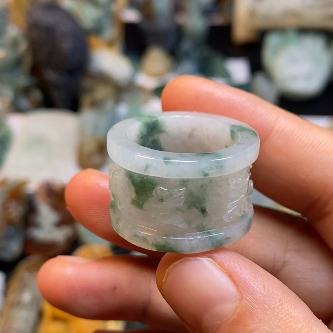 定制翡翠未镶嵌特色8