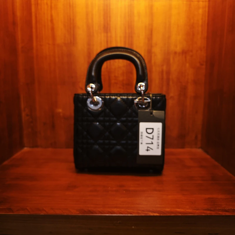 【D714】按编号拍（尺寸:17*15*9CM）新款女包8901-3羊纹黑色