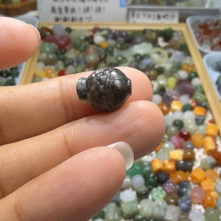 和田玉未镶嵌珠宝半成品