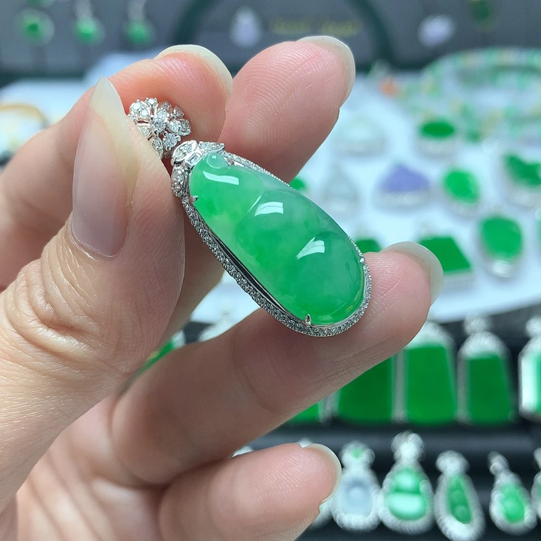 吊坠(不含链)18K金镶嵌翡翠