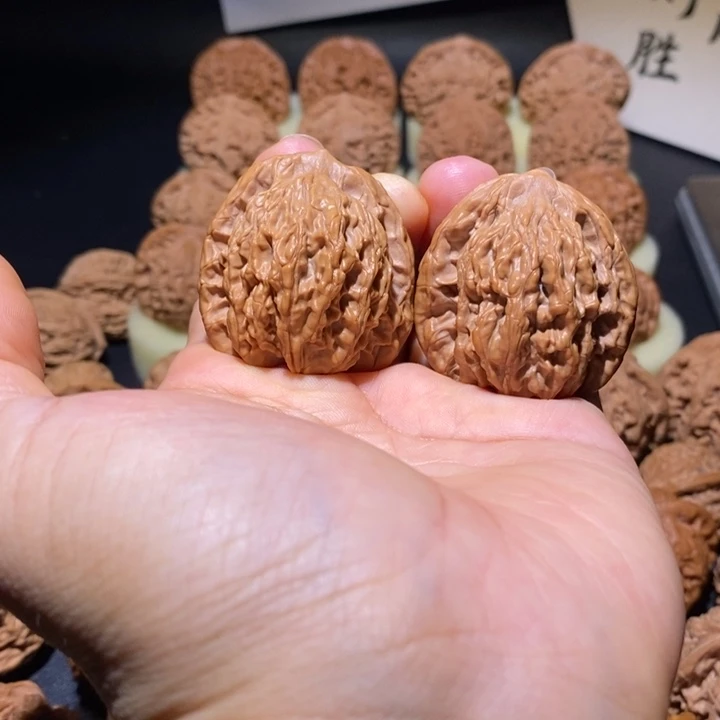 文玩核桃吊坠麦穗虎头