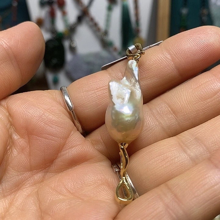 翡翠未镶嵌吊坠(赠链)