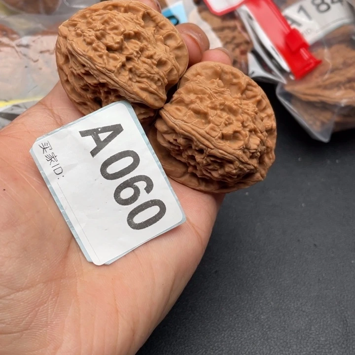 文玩核桃吊坠核桃