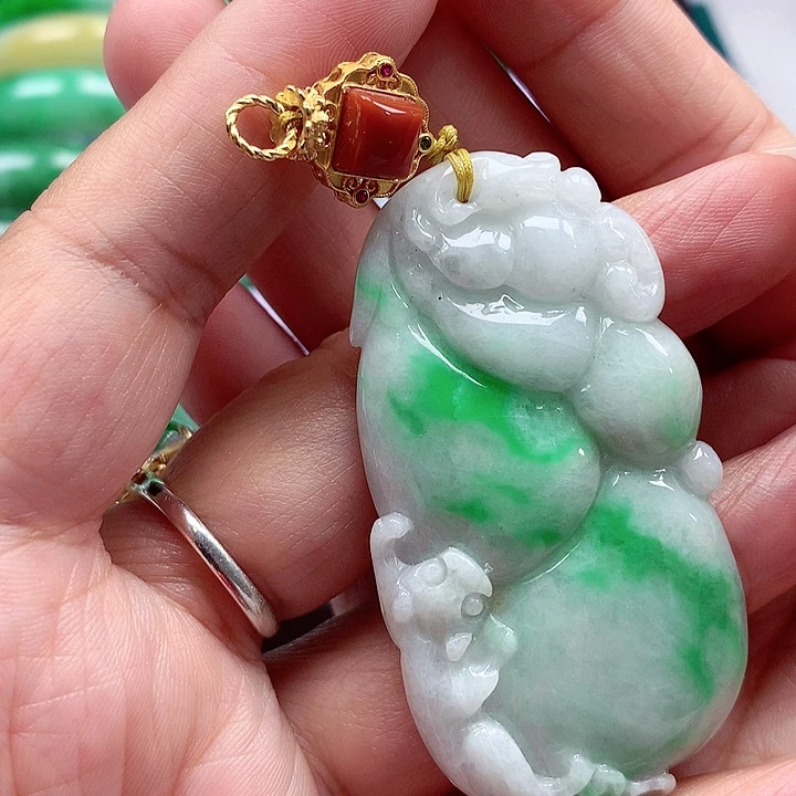 翡翠银S925镶嵌颈饰翡翠