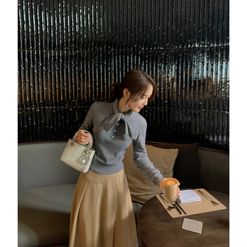 珍珠蝴蝶结短款毛衣QH234039