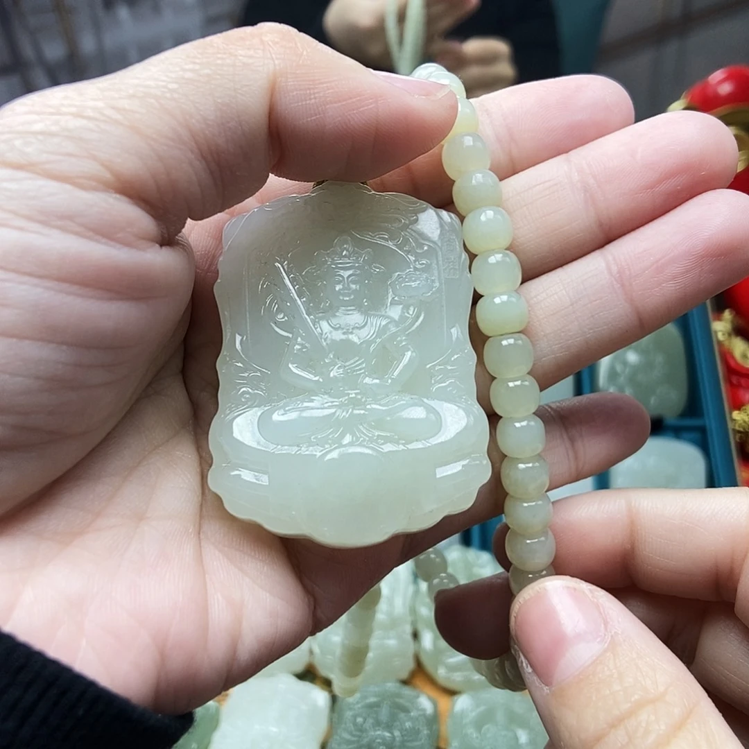 和田玉颈饰未镶嵌好**来