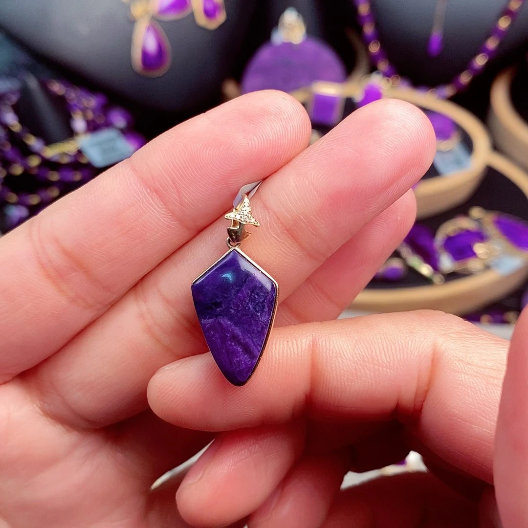 苏纪石（舒俱来）吊坠18K金镶嵌