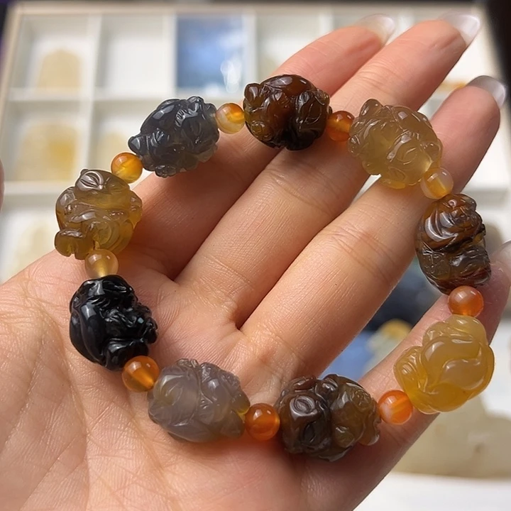 玛瑙/玉髓颈饰合金