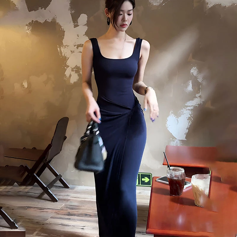 法式洋气方领吊带连衣裙女2025新款夏季修身显瘦包臀巨好看长裙女