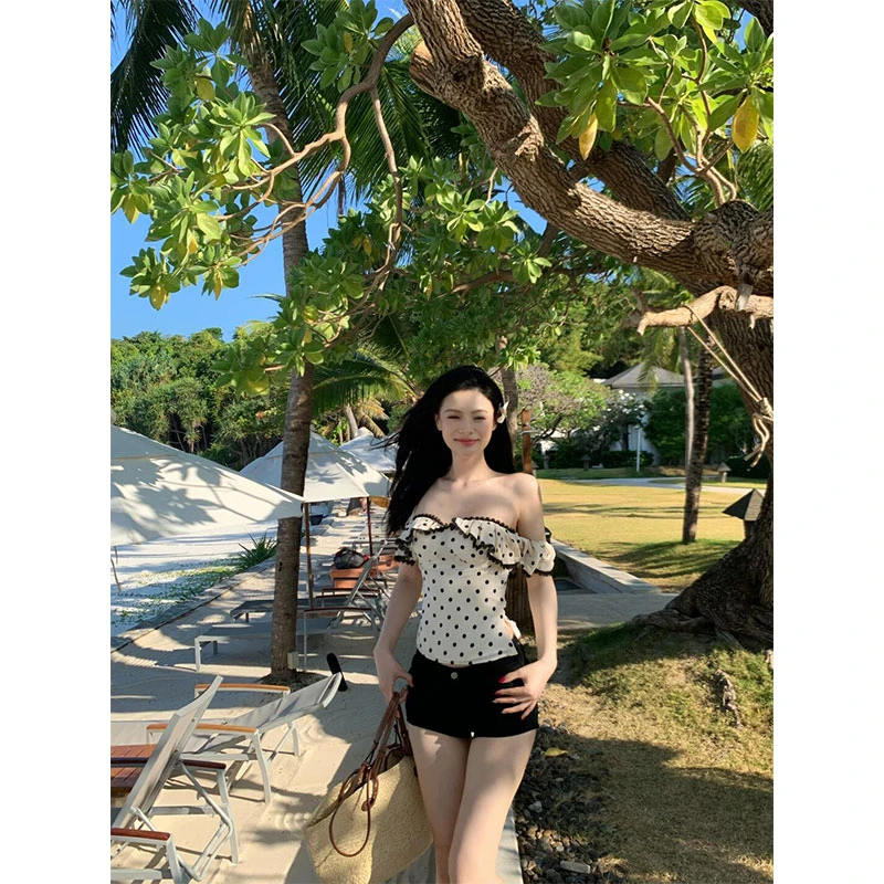 2025春季法式复古一字肩蕾丝荷叶边波点撞色上衣女短款裤子两件套