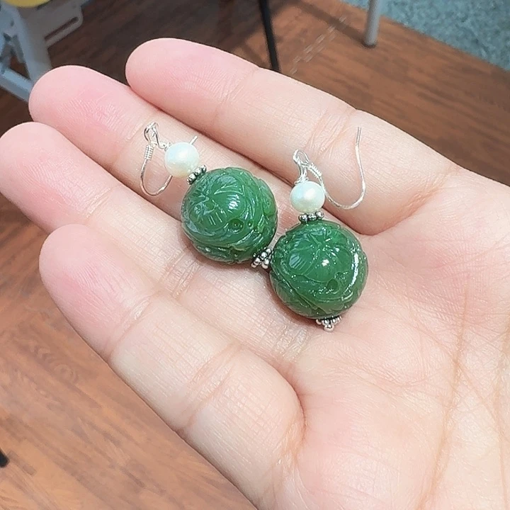 小***儿和田玉未镶嵌耳饰