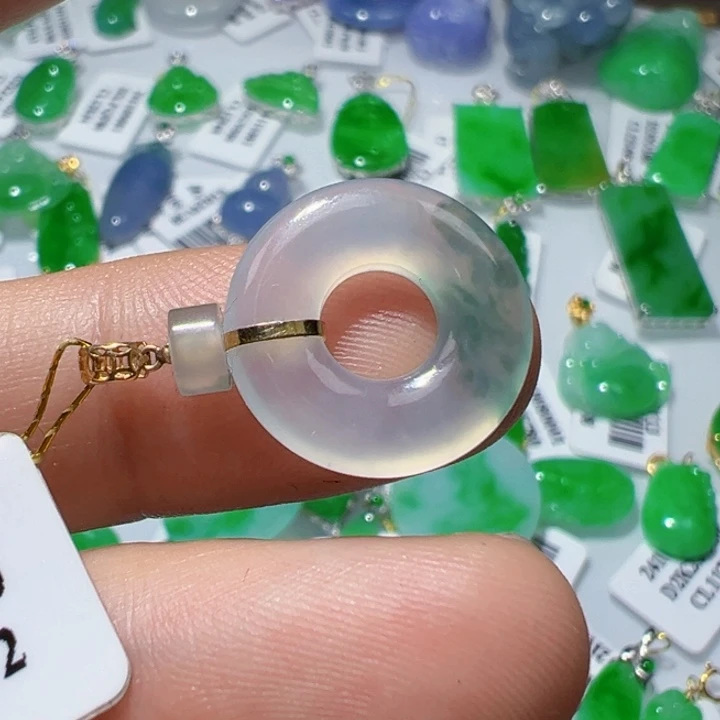 翡翠挂件18K金镶嵌般***蜜翡翠