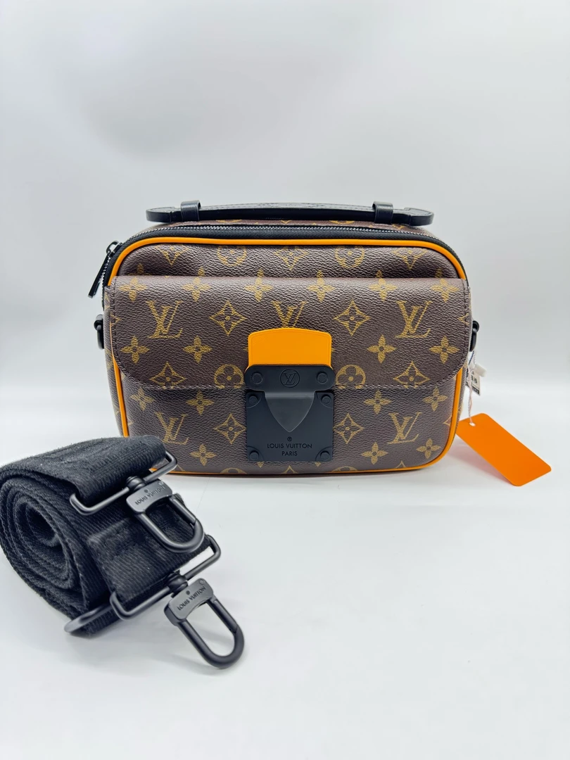 99新 LouisVuitton/路易威登 棕老花拼色S lock邮差包 尺寸22/18