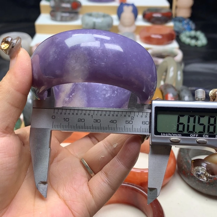 未镶嵌手镯石英质玉