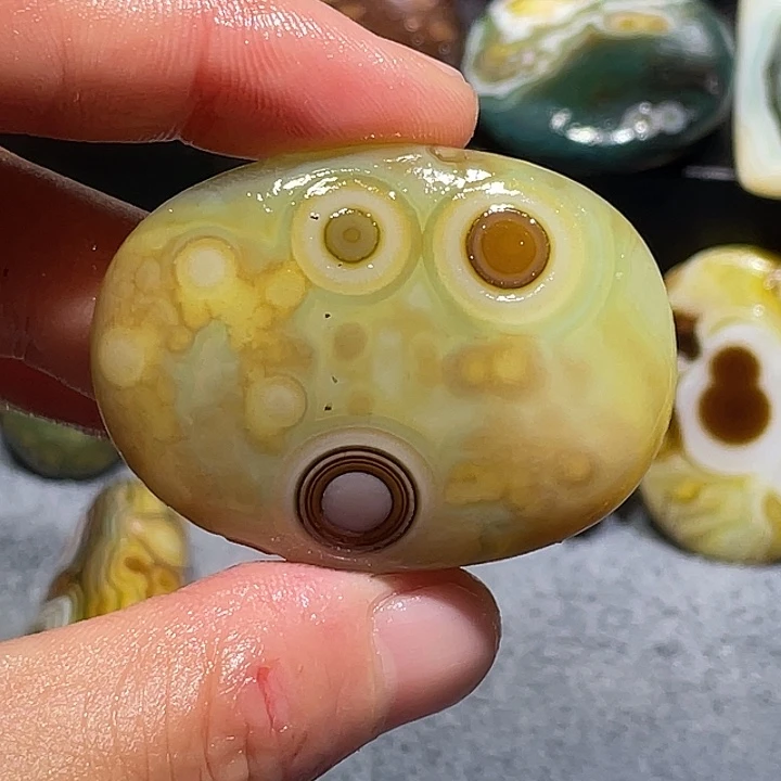 玛瑙/玉髓未镶嵌珠宝奇石