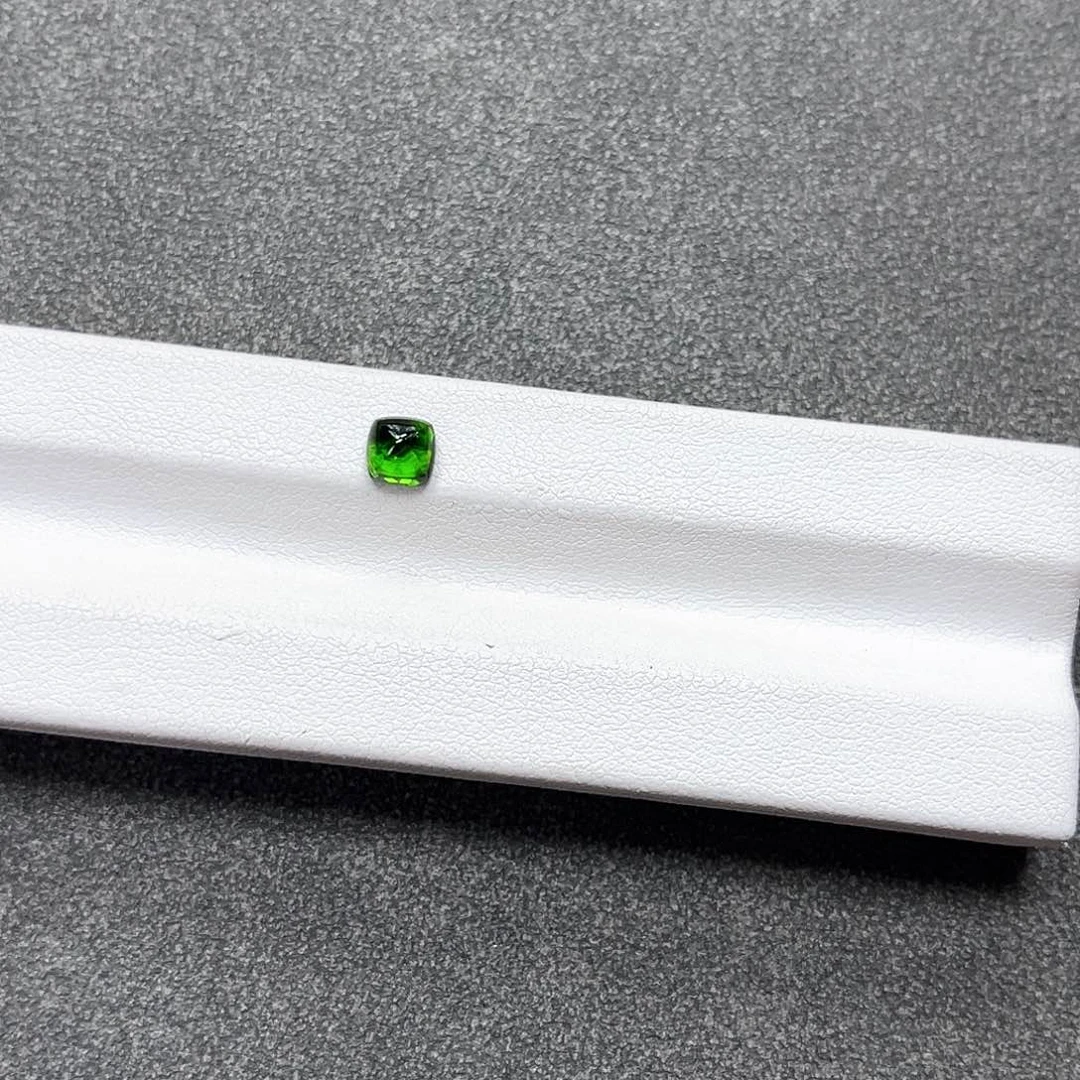 透辉石裸石未镶嵌