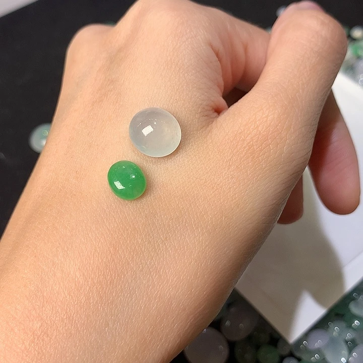 爱****翡翠未镶嵌颈饰裸石0002