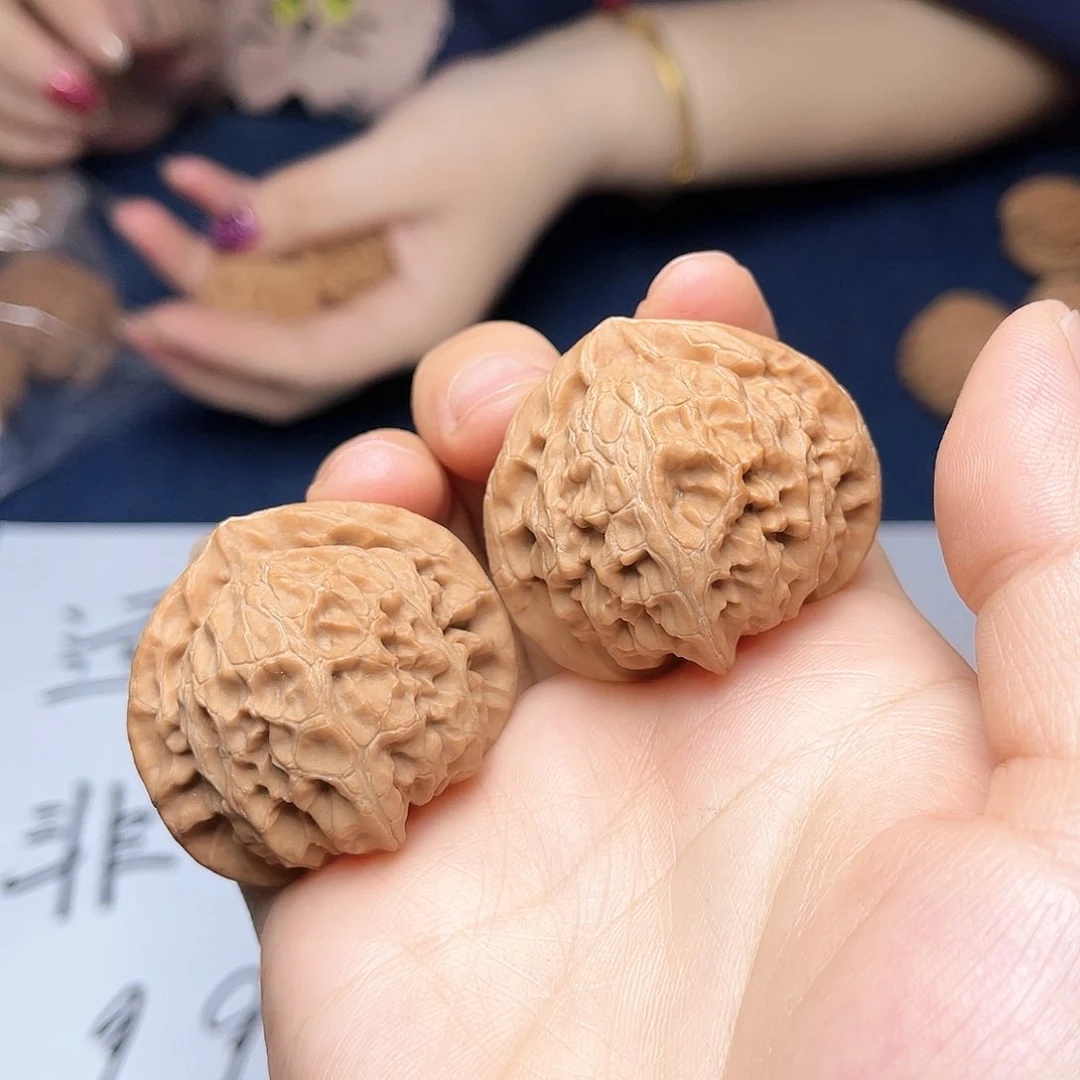 桃核把件82-宫灯核桃40