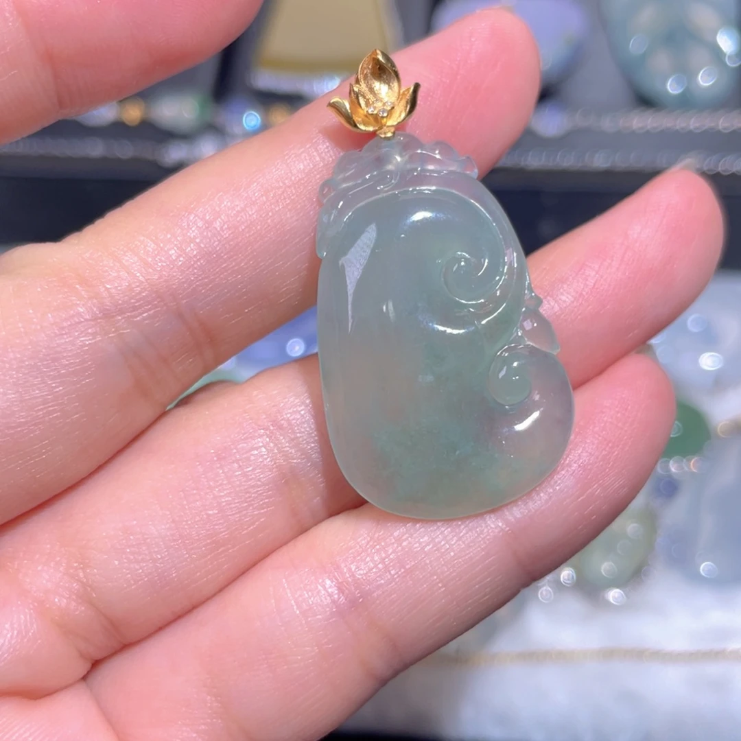 翡翠18K金镶嵌颈饰翡翠