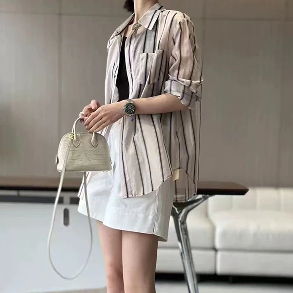 胸124长71条纹长袖衬衫女宽松显瘦简约文艺休闲通勤上衣 8275