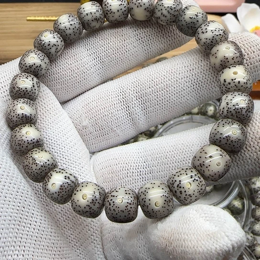 星月菩提吊坠卡10灰冰一线天