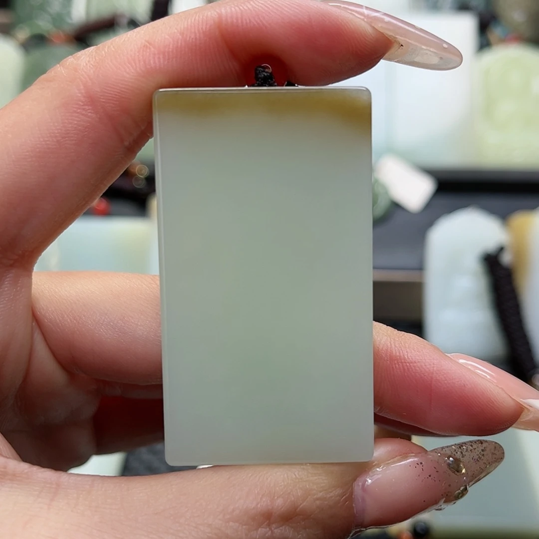 【闪购商品】颈饰未镶嵌和田玉丑*很