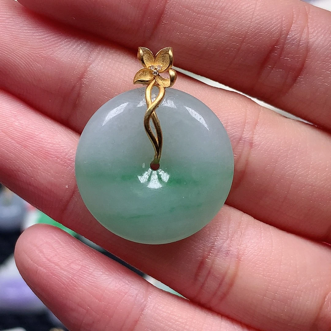 颈饰18K金镶嵌翡翠翡翠吊坠