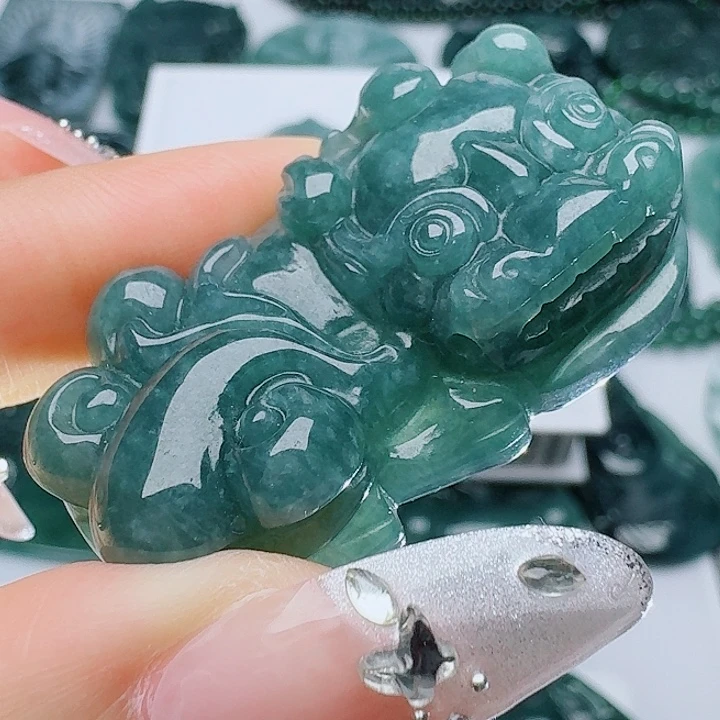 翡翠未镶嵌颈饰天然的A货翡翠多样性发其一