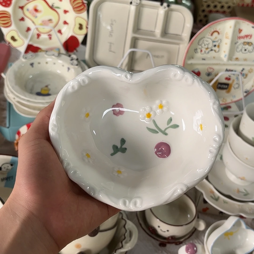 白瓷果粒果期爱心碗