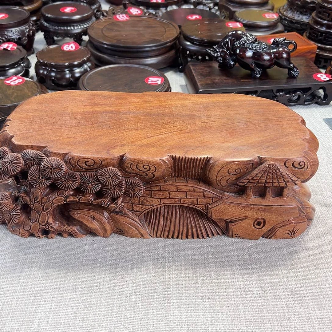 乐***花红木底座精雕工艺品