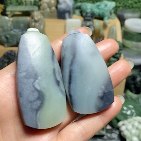 和田玉（糖玉）未镶嵌珠宝半成品事***?