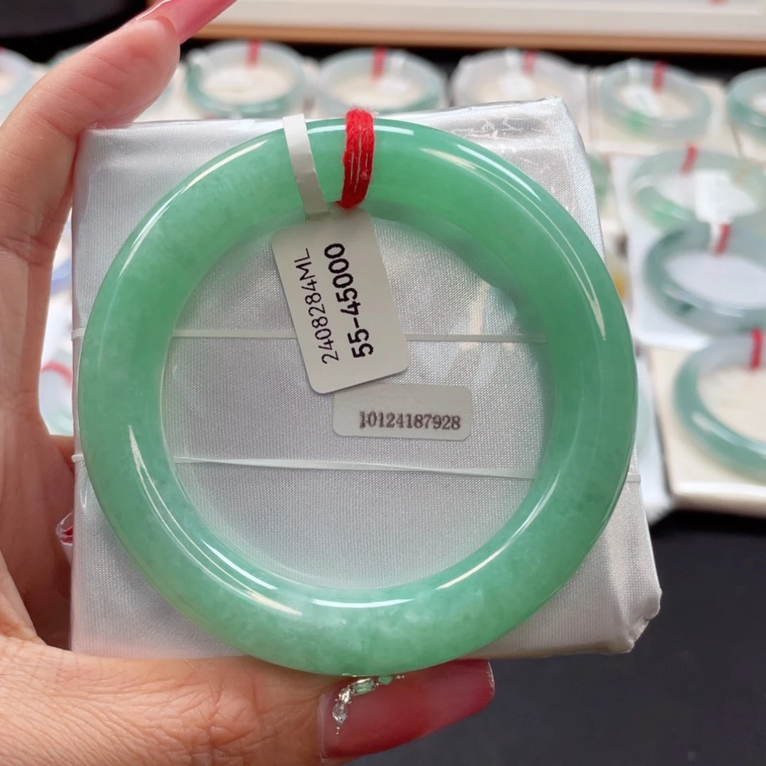 【闪购商品】翡翠手镯未镶嵌满绿胖圆条55圈20号