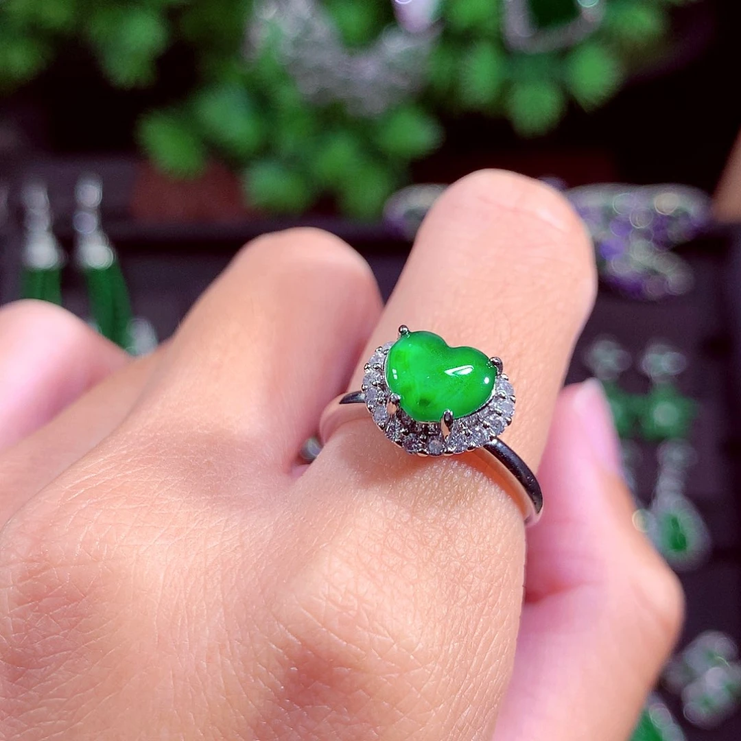 颈饰未镶嵌翡翠天然